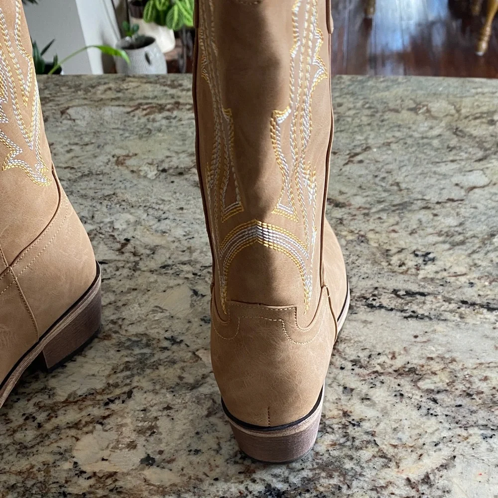 Gaucho Tan Heeled Western Boots - Picture 4 of 6